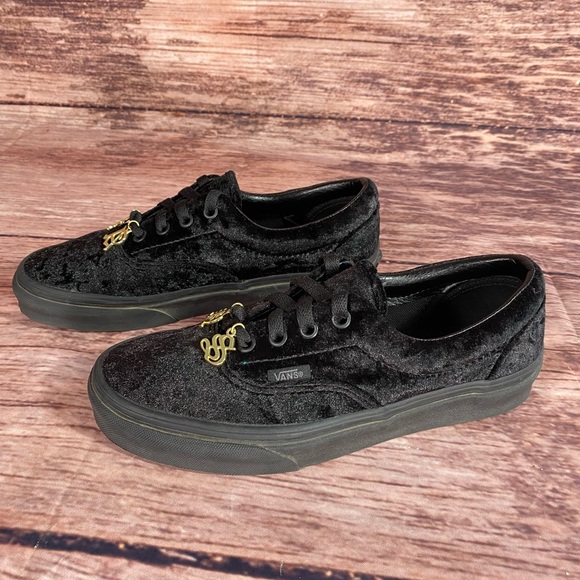 Vans Black Velvet & Gold Gothic Letters Women’s Size 7 - Picture 4 of 6